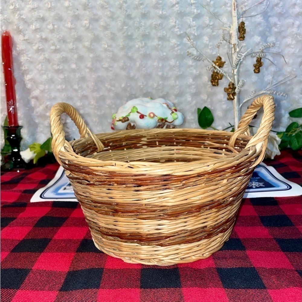 Vintage Round 9” Circumference wicker Basket